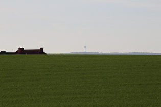 Zoom auf den Fernmeldeturm auf dem Großen Hals im Deister